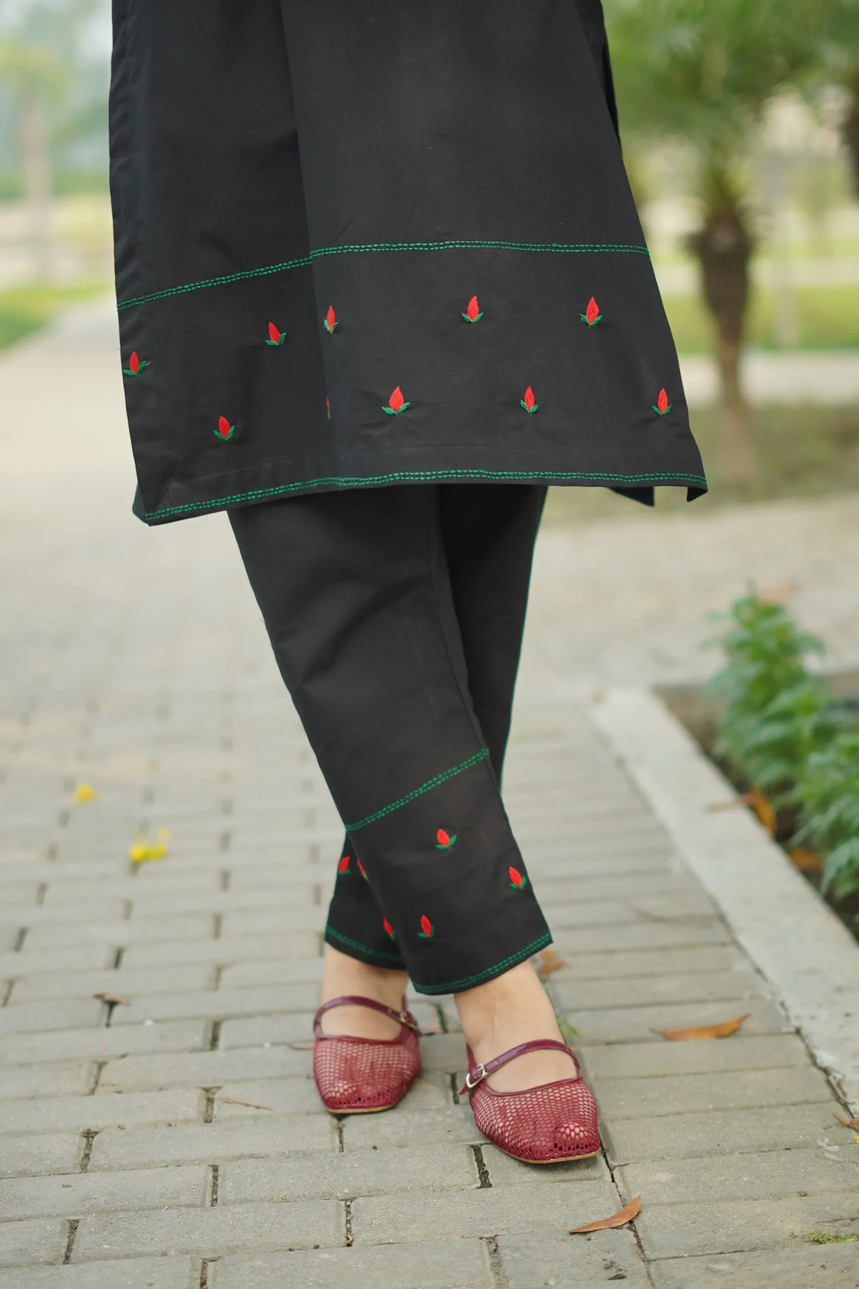 Classic Black - Image 4