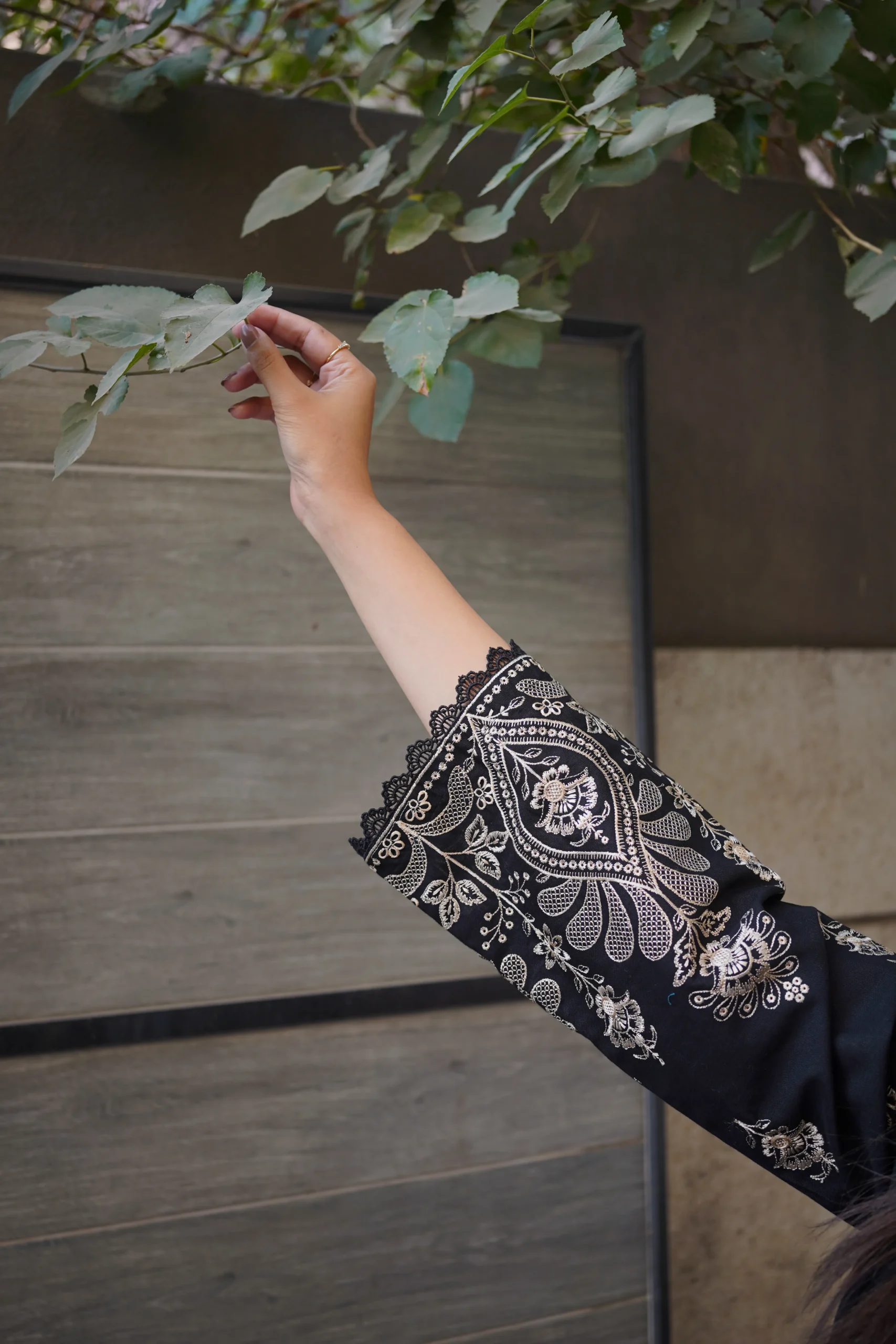 Black Heritage Suit - Image 3